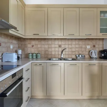 Апартаменты Two Bedroom Cycladic House With Sea View